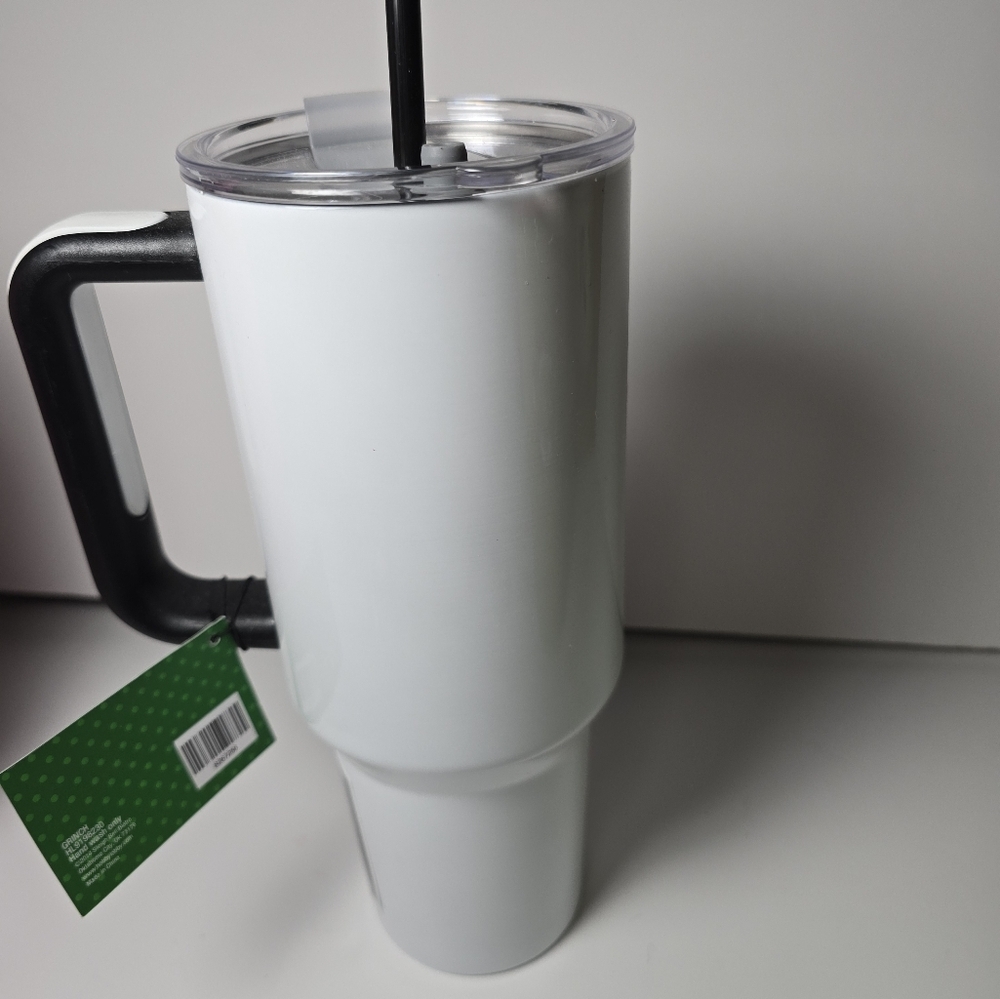 The grinch Maxx 40 oz stainless steel tumbler new - Picture 4 of 5
